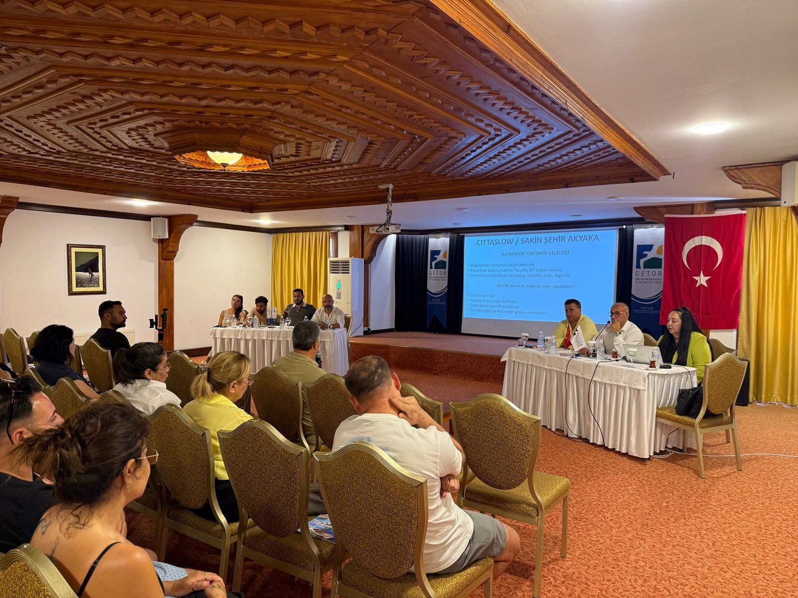 Güney Ege Turistik Otelciler ve İşletmeciler Birliği (GETOB) olarak bugün Akyaka Yücelen Otel’de bölge toplantımızı başarıyla gerçekleştirdik.