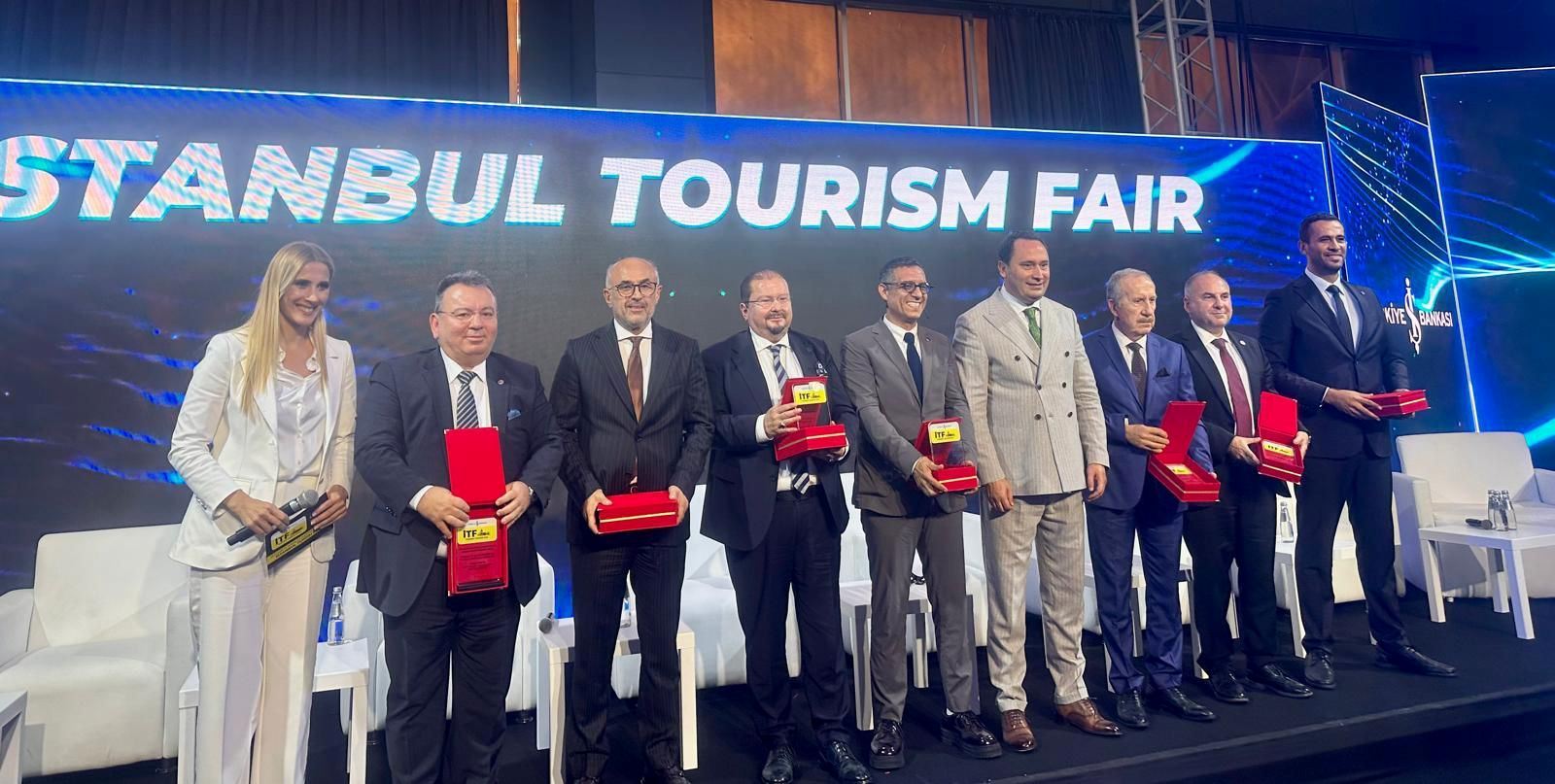 Yönetim Kurulu Başkanımız Sayın Cengiz Aygün, Turizm Zirvesi kapsamında düzenlenen ve Otelciler Birliği başkanlarının da katılım sağladığı toplantıya iştirak etmektedir.